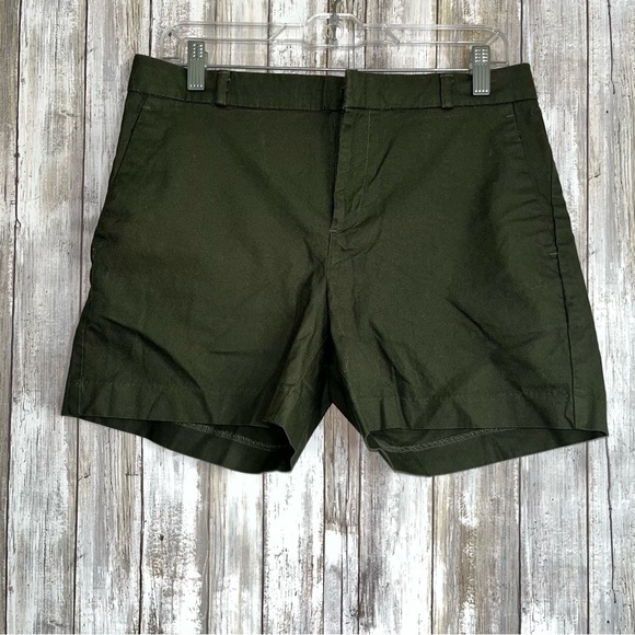 Banana Republic Pants - NWT Banana Republic Dark Green Latch Button 5” Inseam Shorts